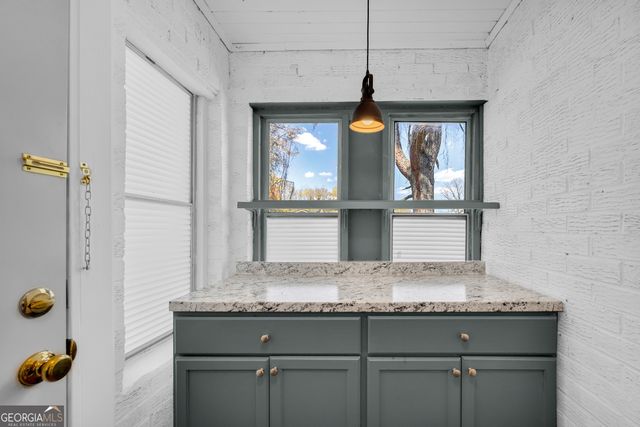 288 S Broad Street, Toccoa, GA 30577