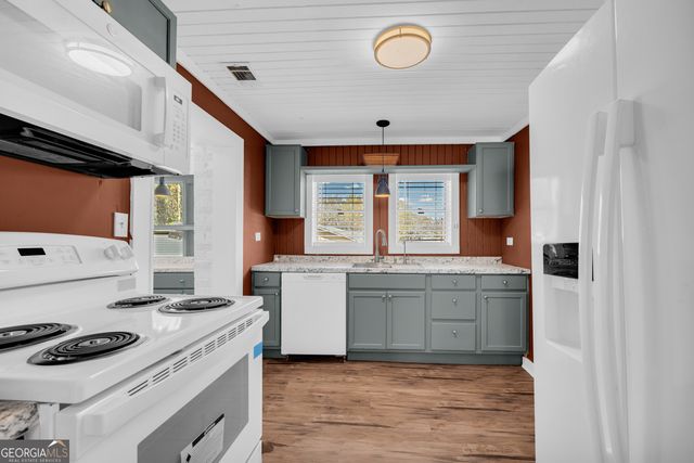 288 S Broad Street, Toccoa, GA 30577