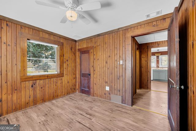 288 S Broad Street, Toccoa, GA 30577