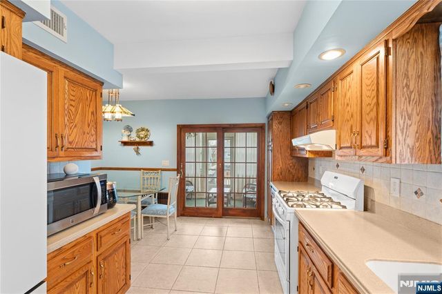 216 5th Street, Ridgefield Park, NJ 07660