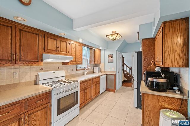 216 5th Street, Ridgefield Park, NJ 07660