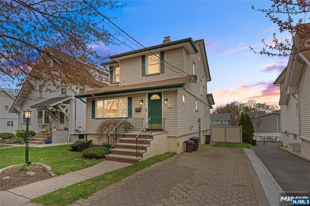 216 5th Street, Ridgefield Park, NJ 07660