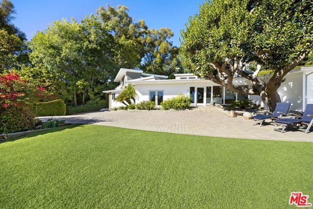 11215 W Sunset Boulevard, Los Angeles, CA 90049