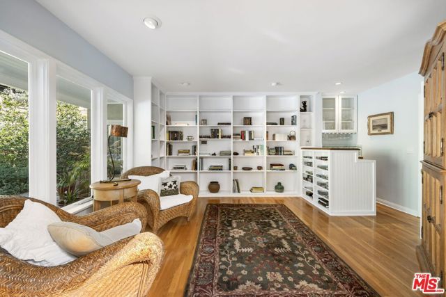 11215 W Sunset Boulevard, Los Angeles, CA 90049