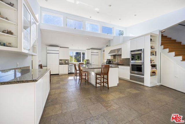 11215 W Sunset Boulevard, Los Angeles, CA 90049