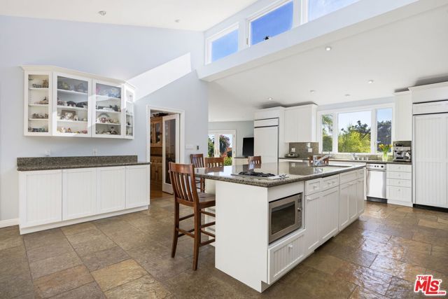 11215 W Sunset Boulevard, Los Angeles, CA 90049