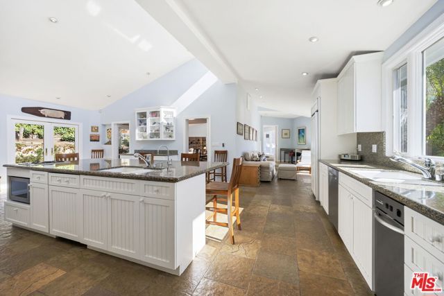 11215 W Sunset Boulevard, Los Angeles, CA 90049