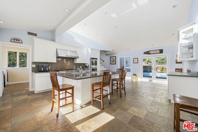 11215 W Sunset Boulevard, Los Angeles, CA 90049