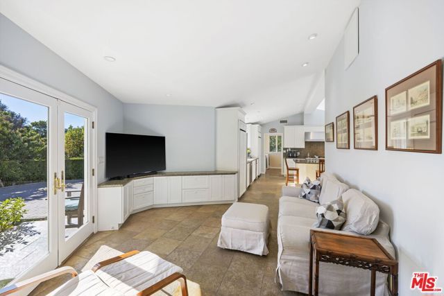 11215 W Sunset Boulevard, Los Angeles, CA 90049