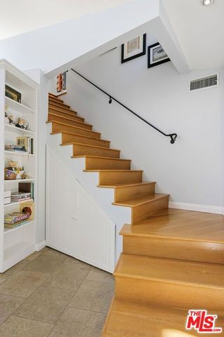 11215 W Sunset Boulevard, Los Angeles, CA 90049