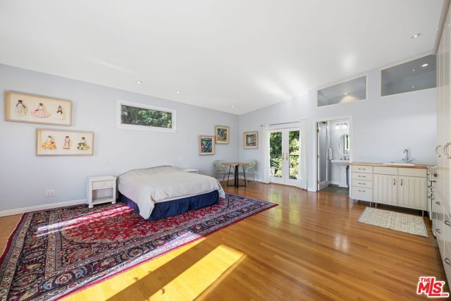 11215 W Sunset Boulevard, Los Angeles, CA 90049