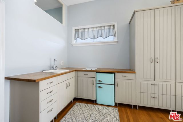 11215 W Sunset Boulevard, Los Angeles, CA 90049