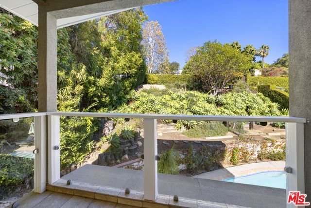 11215 W Sunset Boulevard, Los Angeles, CA 90049