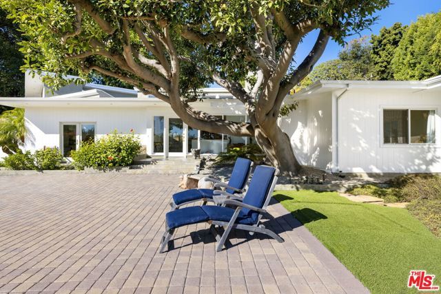 11215 W Sunset Boulevard, Los Angeles, CA 90049