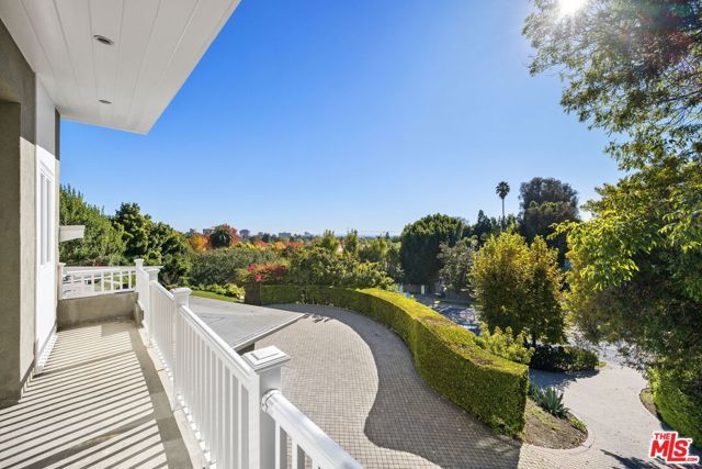 11215 W Sunset Boulevard, Los Angeles, CA 90049
