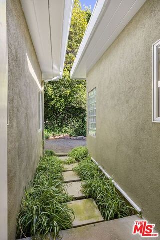 11215 W Sunset Boulevard, Los Angeles, CA 90049