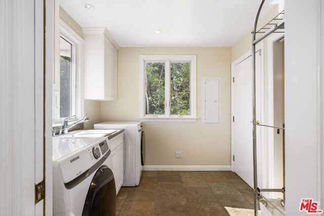 11215 W Sunset Boulevard, Los Angeles, CA 90049
