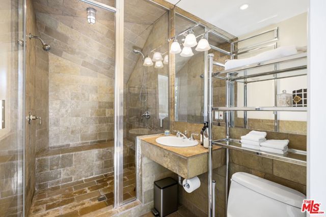 11215 W Sunset Boulevard, Los Angeles, CA 90049