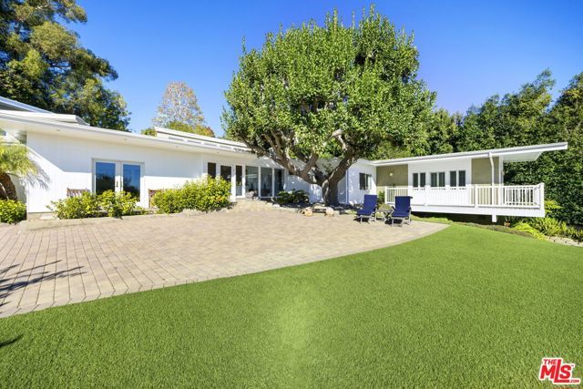 11215 W Sunset Boulevard, Los Angeles, CA 90049