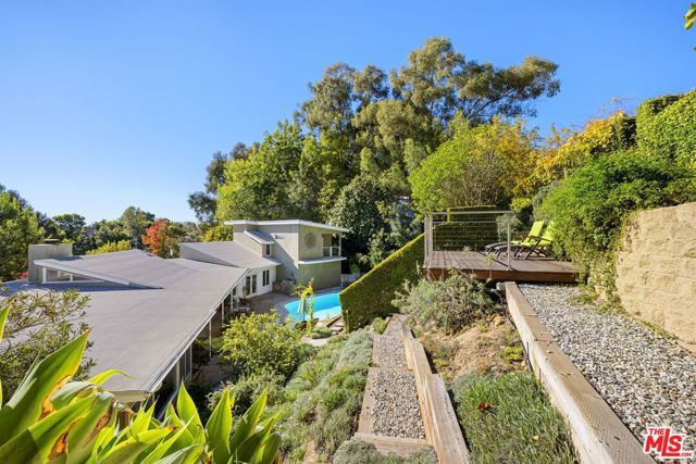 11215 W Sunset Boulevard, Los Angeles, CA 90049
