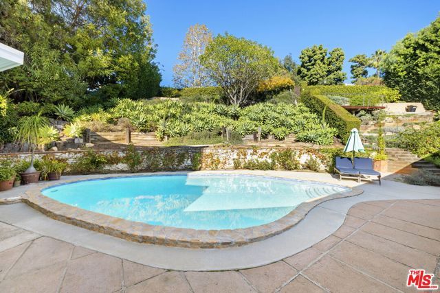 11215 W Sunset Boulevard, Los Angeles, CA 90049