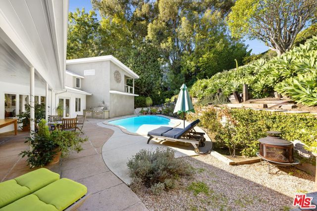 11215 W Sunset Boulevard, Los Angeles, CA 90049