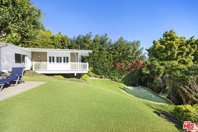 11215 W Sunset Boulevard, Los Angeles, CA 90049