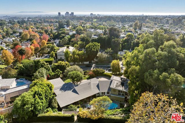 11215 W Sunset Boulevard, Los Angeles, CA 90049