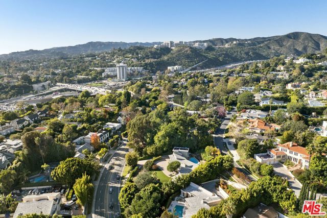 11215 W Sunset Boulevard, Los Angeles, CA 90049