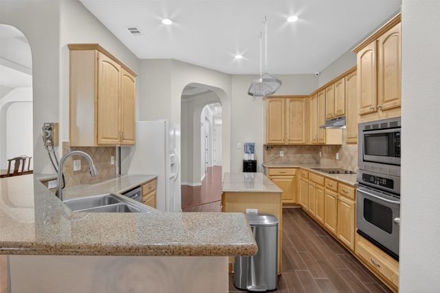 1410 Oxbow Drive, Cedar Hill, TX 75104