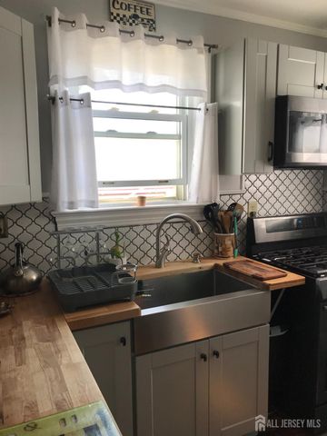 59 LEE Avenue, Perth Amboy, NJ 08861