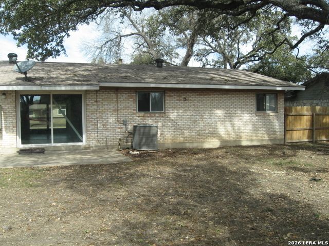222 E Langley, Universal City, TX 78148