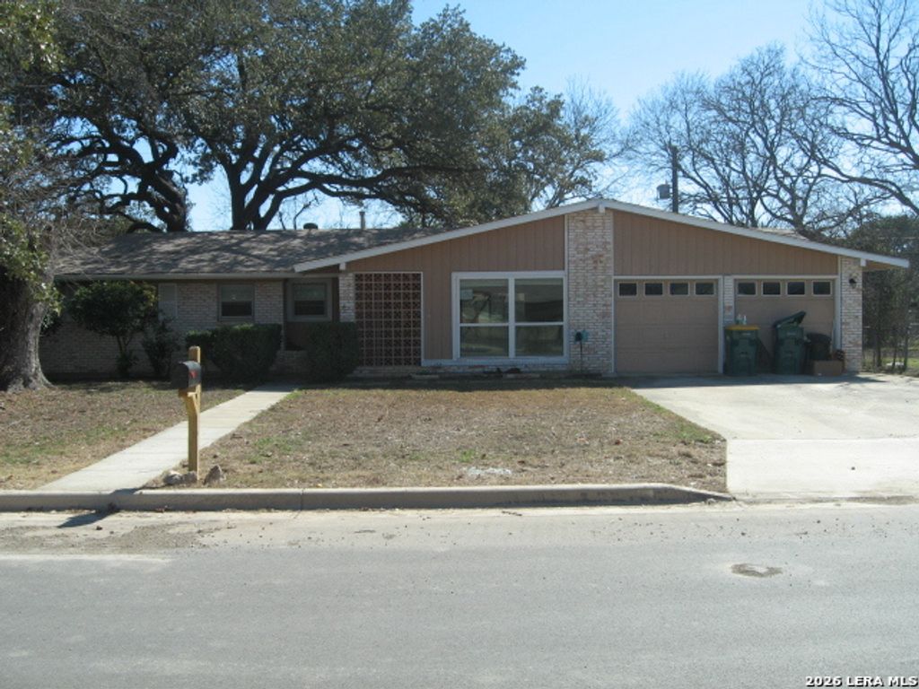 222 E Langley, Universal City, TX 78148