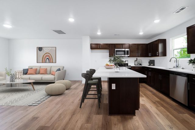 1718 N Boxwood Drive, Brookline, MO 65619