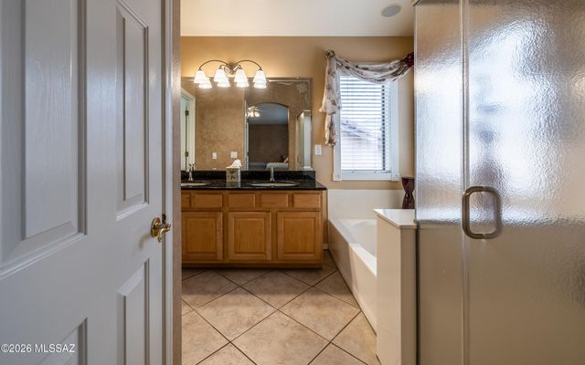 2196 E Rio Vistoso Lane, Oro Valley, AZ 85755