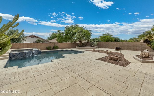 2196 E Rio Vistoso Lane, Oro Valley, AZ 85755
