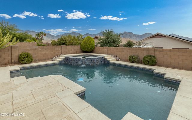 2196 E Rio Vistoso Lane, Oro Valley, AZ 85755