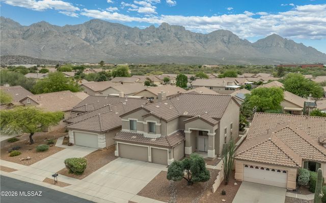 2196 E Rio Vistoso Lane, Oro Valley, AZ 85755