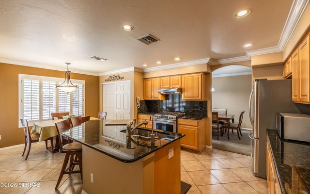 2196 E Rio Vistoso Lane, Oro Valley, AZ 85755