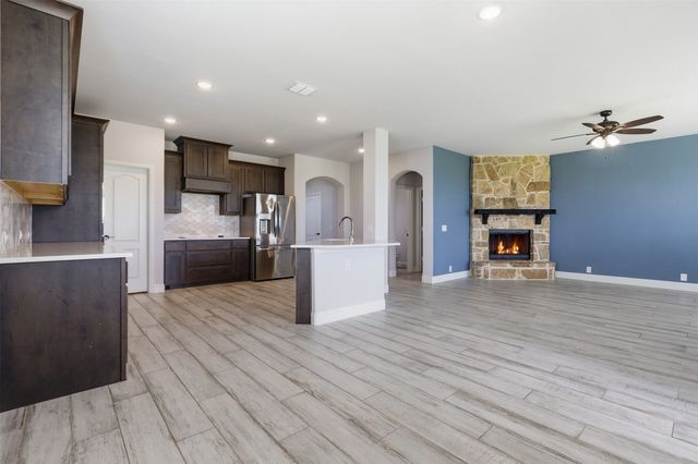229 Prairie Dog Drive, Godley, TX 76044