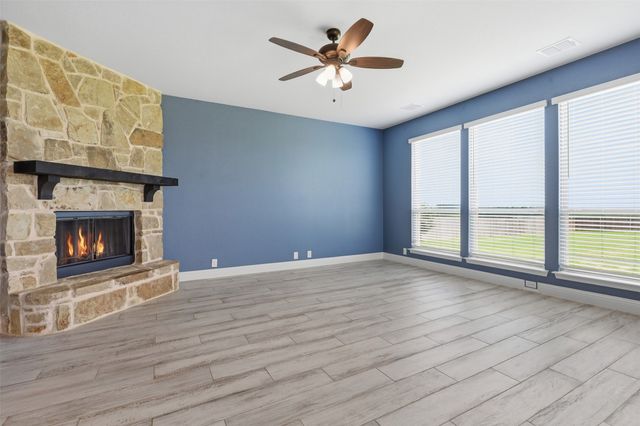 229 Prairie Dog Drive, Godley, TX 76044