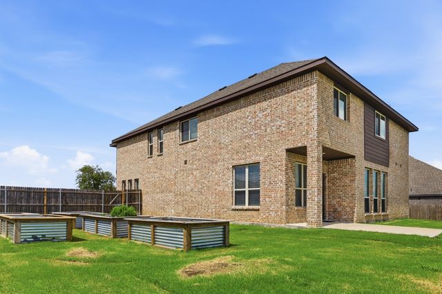 229 Prairie Dog Drive, Godley, TX 76044
