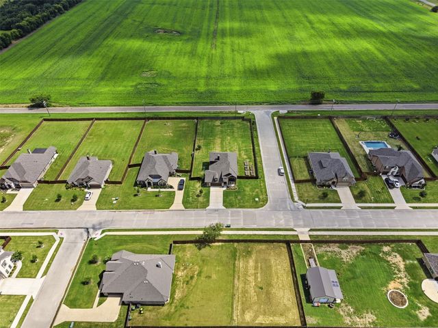 229 Prairie Dog Drive, Godley, TX 76044
