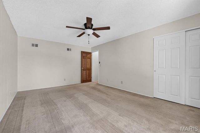 689 Henry Avenue, Ballwin, MO 63011