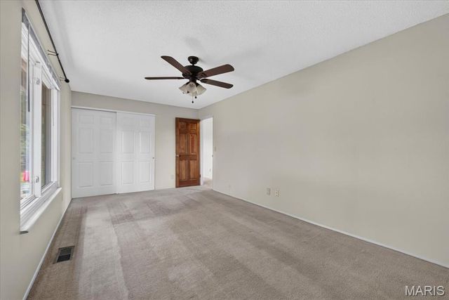 689 Henry Avenue, Ballwin, MO 63011