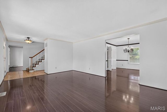 689 Henry Avenue, Ballwin, MO 63011