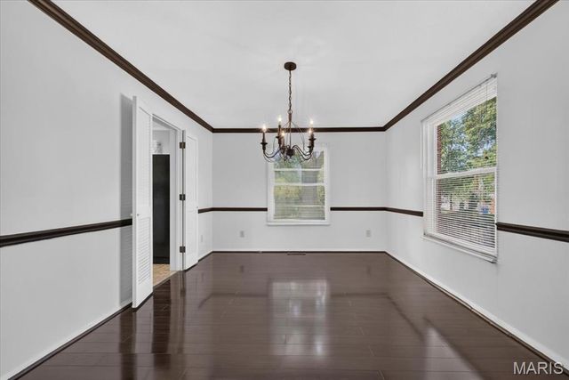689 Henry Avenue, Ballwin, MO 63011