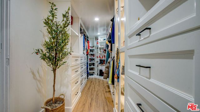 3807 W Clark Avenue, Burbank, CA 91505