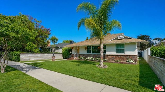 3807 W Clark Avenue, Burbank, CA 91505