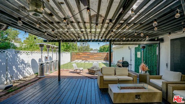 3807 W Clark Avenue, Burbank, CA 91505